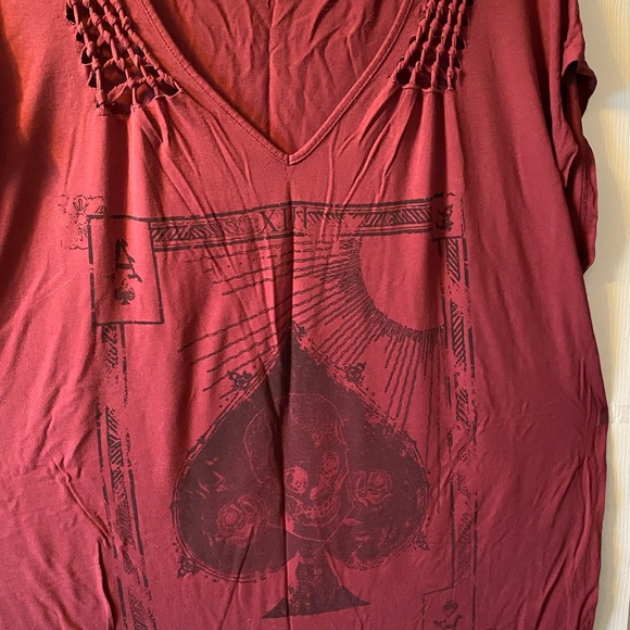 Well loved tee dark red with 💀design knot details - Picture 1 of 4
